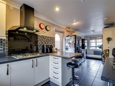 KITCHEN BREAKFAST ROOM